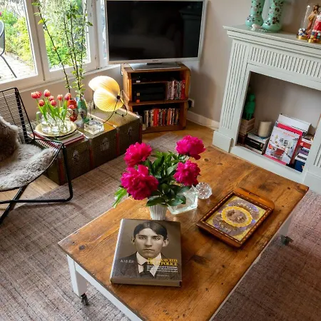 Hébergement de vacances House With Garden In The Heart Of *