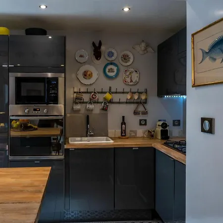 House With Garden In The Heart Of بيت للعطل *