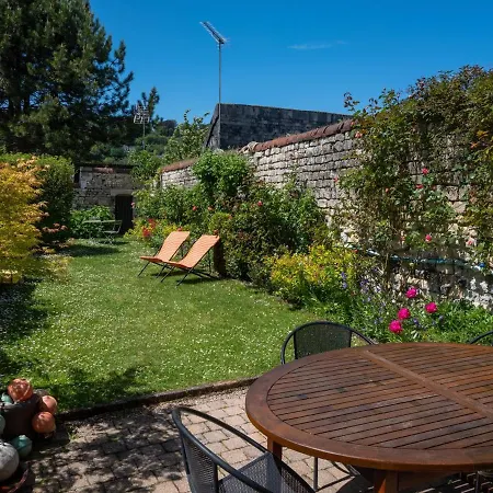 House With Garden In The Heart Of * أونفلور